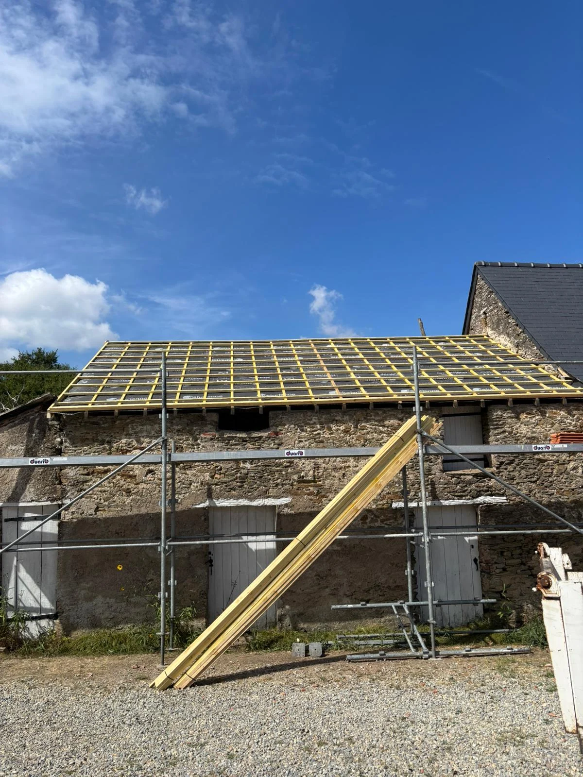 Couvreur à Nantes : intervention sur une toiture en ardoise